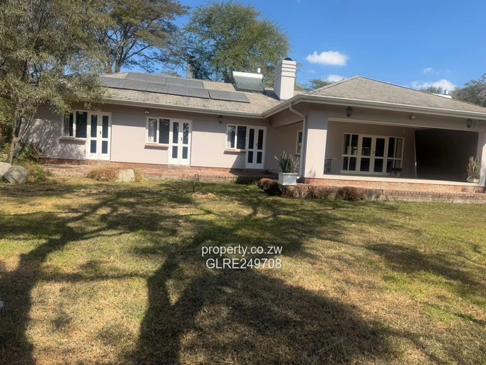 Borrowdale Brooke: 3-Bed Home with Pool & Borehole