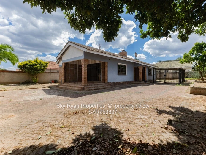 Zimre Park House To Let