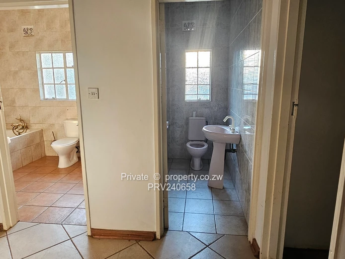 Spacious 6-Bedroom Dream Family Retreat with Stunning garden & Panoramic View