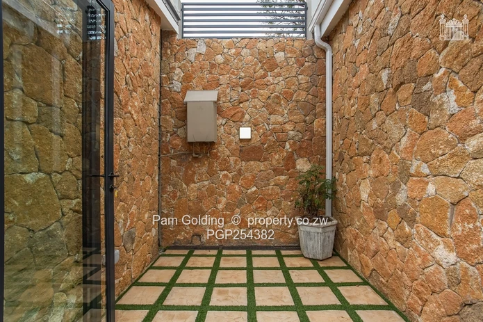 3 Bed 3 Bath Townhouse