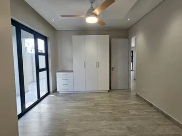 3 Bedroom Flat & Apartment