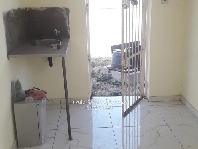 2 bed house available now in quite location (Sole Mandate)