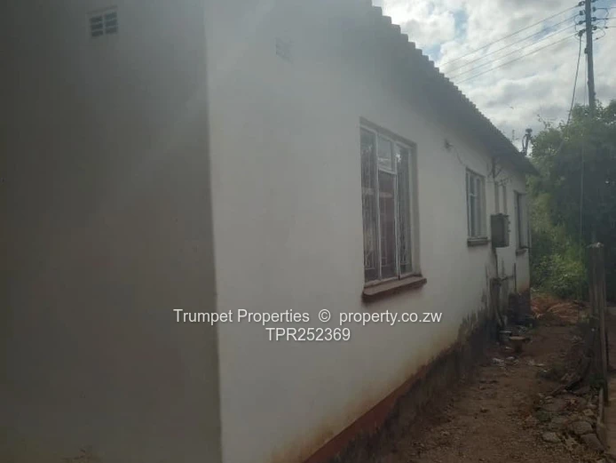 Secure 3-Bed Kariba Home with Gated Verandah (Sole Mandate)