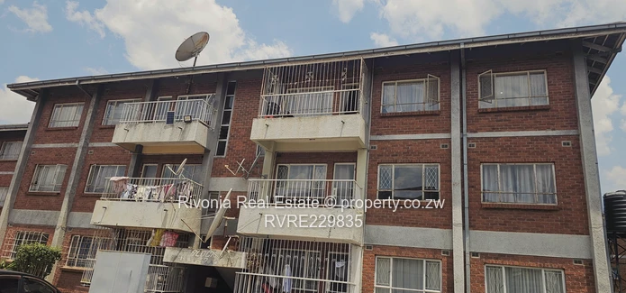 Secure  2-Bed Flat in Eastlea with Veranda & Borehole