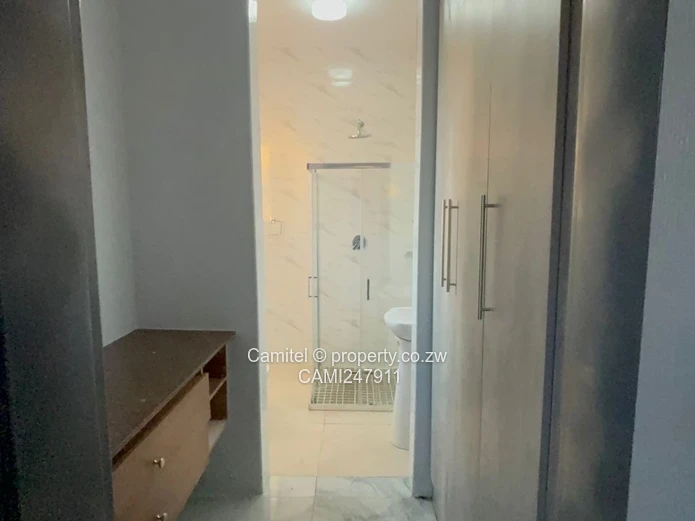 Open-Plan 3-Bed Townhouse in Greendale North — Borehole