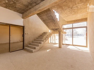 7 Bedroom House