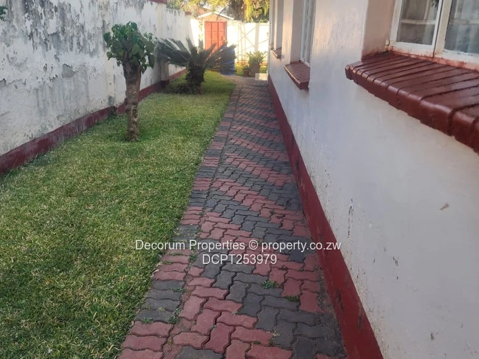 Bluffhill 4Beds Standalone Available (Sole Mandate)