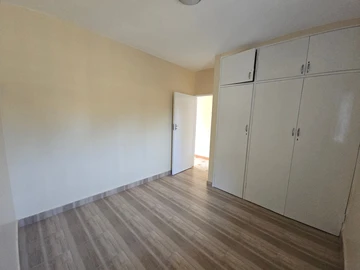2 Bedroom Flat & Apartment