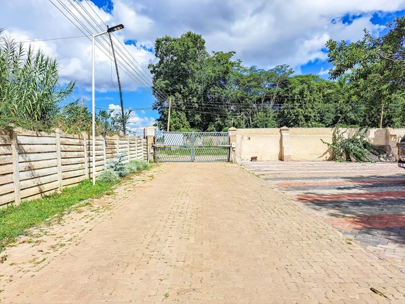 3 Bedroom Flat & Apartment