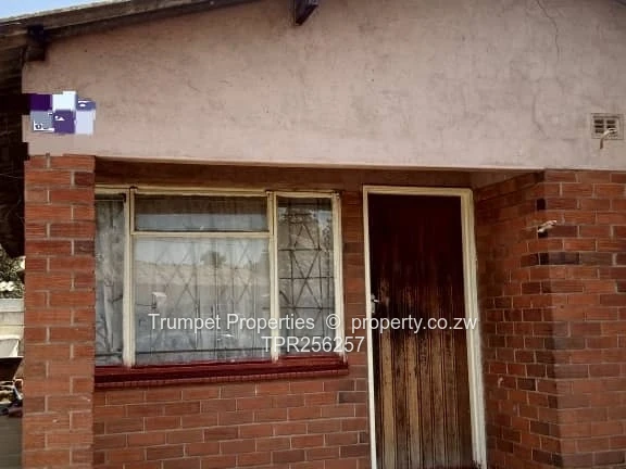 4-Bed Glen View Brick Home — Verandah & Good ZESA