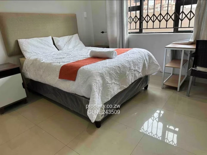 Modern Furnished 5-Bed Arlington Home — Borehole & Driveway