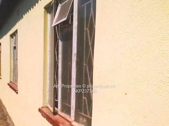 RUSAPE Tsanzaguru House for Sale