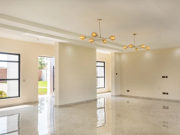 5 Bedroom House