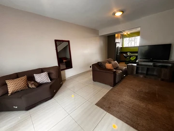 2 Bedroom Flat & Apartment