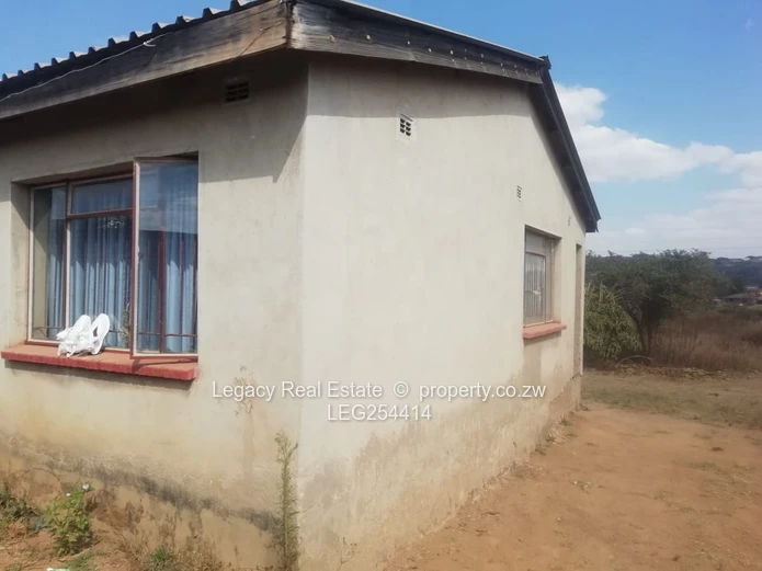 Sally Mugabe Heights: 3-Bed Cottage on 2900m² (Sole Mandate)