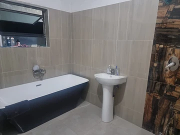 3 Bedroom Garden Flat