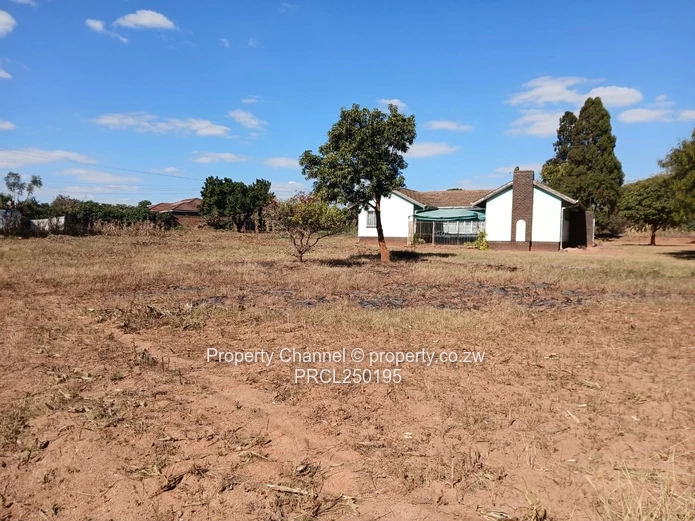 7,350m² Marimba Park Stand — Mature Trees & Existing Dilapidated Home