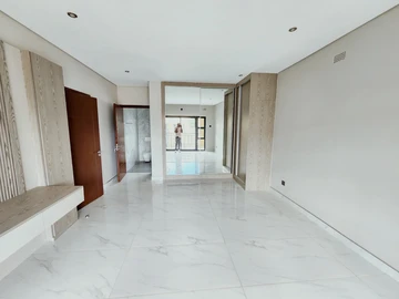 3 Bedroom Flat & Apartment