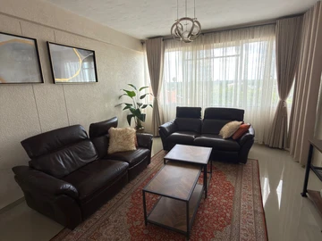2 Bedroom Flat & Apartment