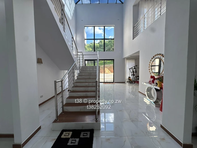 Luxury 5-Bed Umwinsidale: Pool, Terrace, Walk-in Closet & Borehole