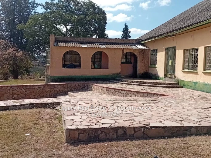 Gated 10.3ha Farm with Barn, Dam & Gravel Road - Marondera