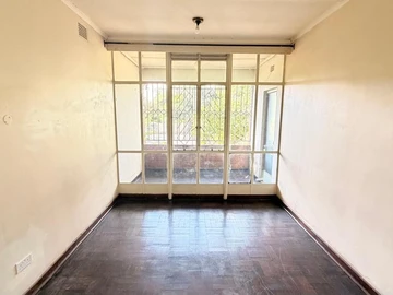 2 Bedroom Flat & Apartment