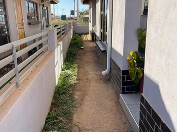 3 Bedroom Flat & Apartment