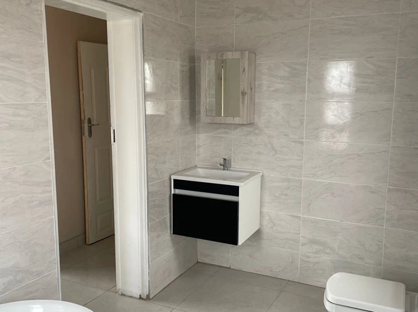 3 Bedroom Flat & Apartment