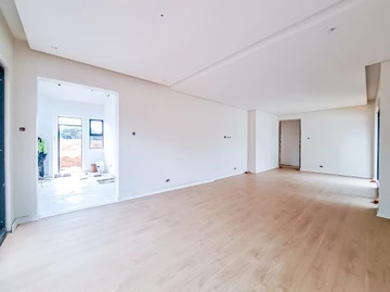 5 Bedroom Garden Flat
