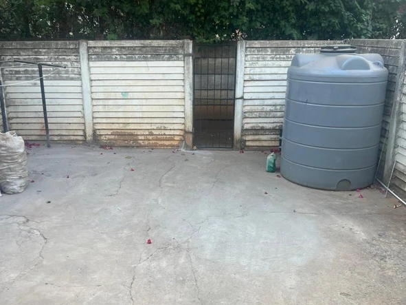 2 Bedroom Flat & Apartment