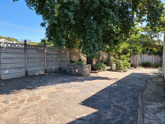 Bulawayo CBD Property - 2 Bedroom House for Sale in Parkview