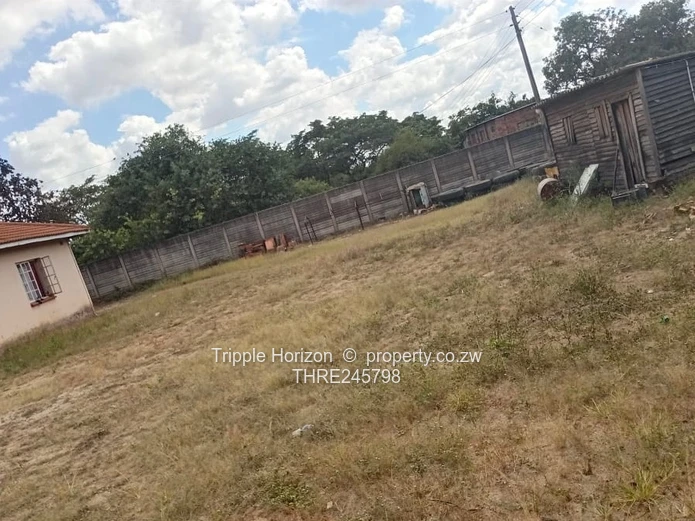 6-Bed Home + Unfinished Extensions on 2215m² – Waterfalls