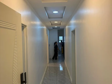 6 Bedroom House
