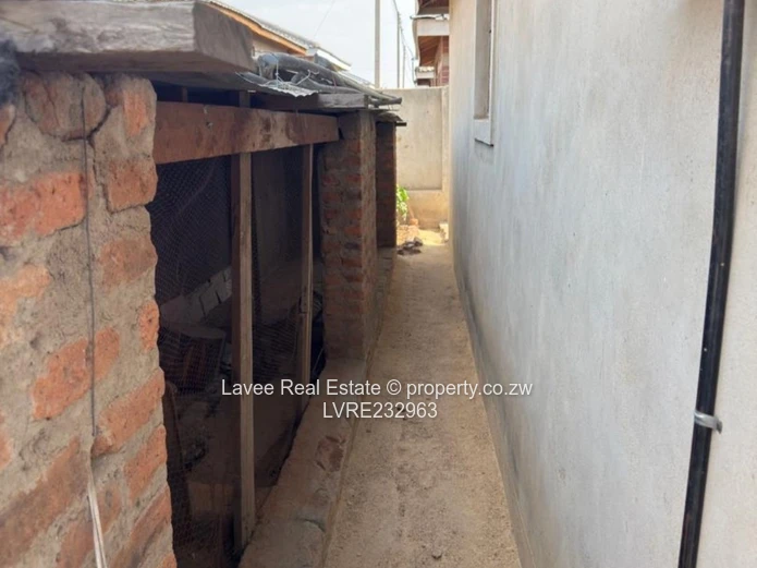 Renovated 4-Bed, 2-Bath Home with Solar in Fidelity, Harare South