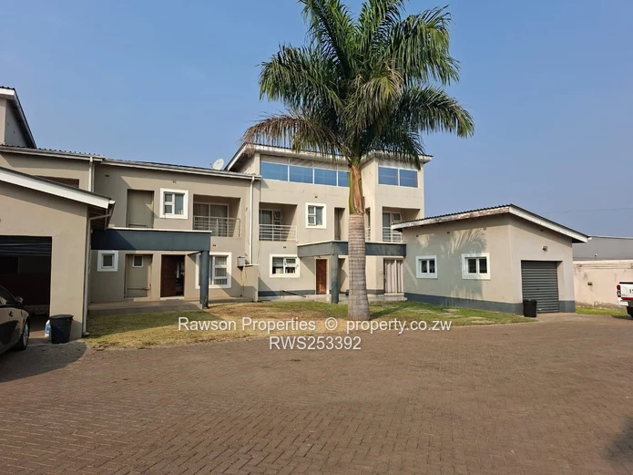 Avondale West Townhouse For Sale