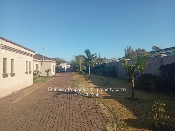 Mt Pleasant Heights: 8-Bed, 6-Bath Home with Borehole