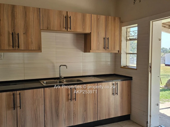 House To Rent – Waterfalls