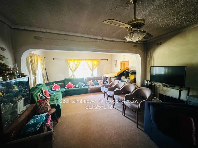 Solid 3-Bedroom Home on 5,423 sqm in Chadcombe (Sole Mandate)