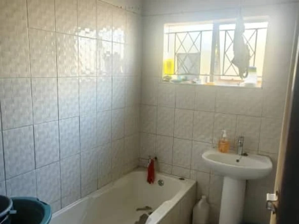 3 Bedroom Flat & Apartment
