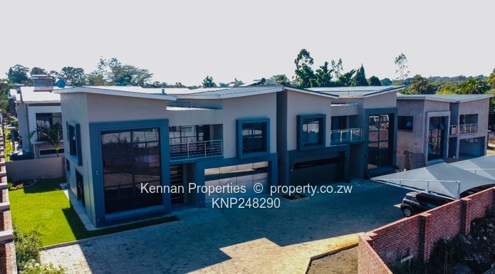 Elegant Upmarket 5 Bedroom Townhouse for Sale.