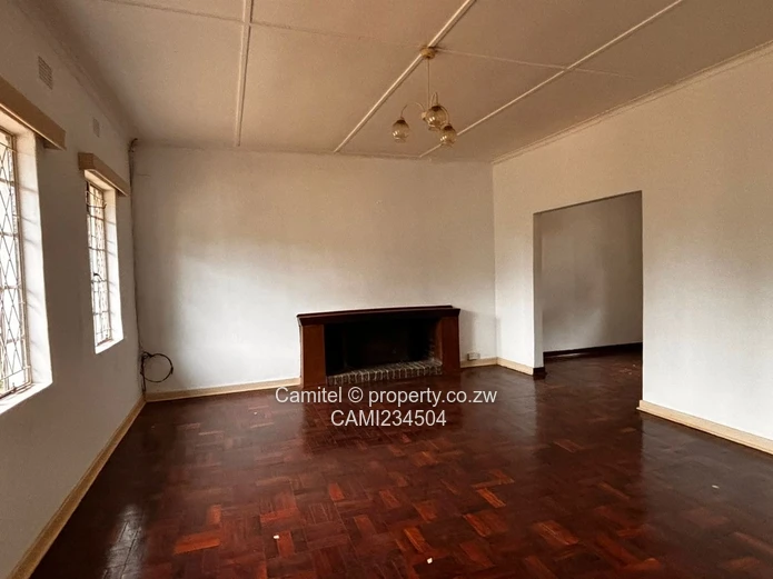 Greendale North house with six beds having 2 ensuite, swimming pool 