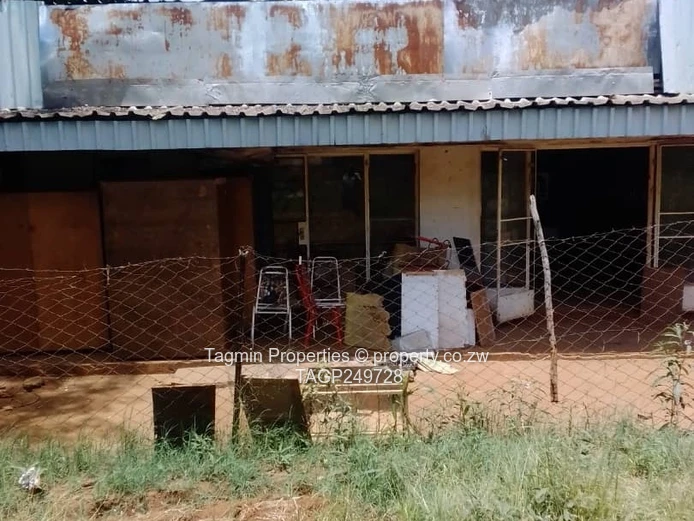 *FOR SALE: COMMERCIAL PROPERTY – TORWOOD FIRST SHOPS, KWEKWE*    *Price:* USD 30,000 Negotiable   *S