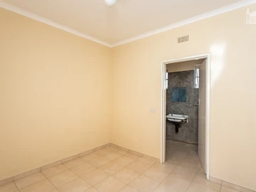 4 Bedroom Garden Flat