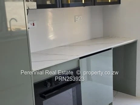 Groom Bridge 3-Bed Flat — Walled, Modern Kitchen & En-Suite