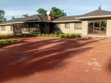 6 Bedroom House