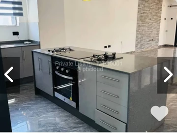 4 Bedroom Flat & Apartment