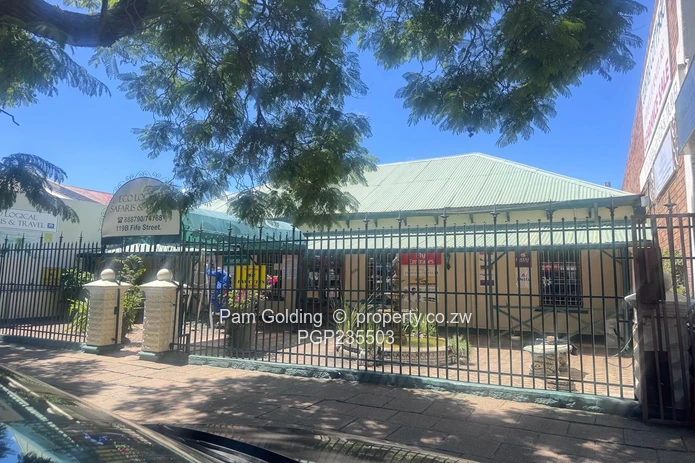 Beautiful Townhouse In A Prime Location