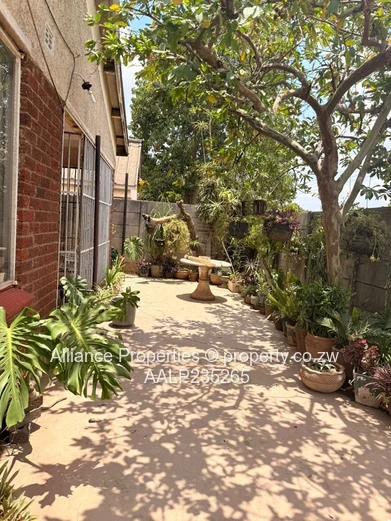 Charming & Well-Maintained Glenora A House with Deeds