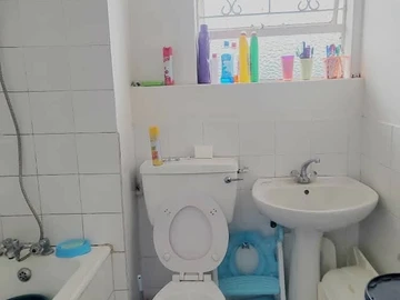 2 Bedroom Flat & Apartment