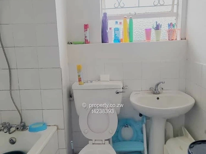 Rosshire Condominium Complex 2 Beds Flat For Sale